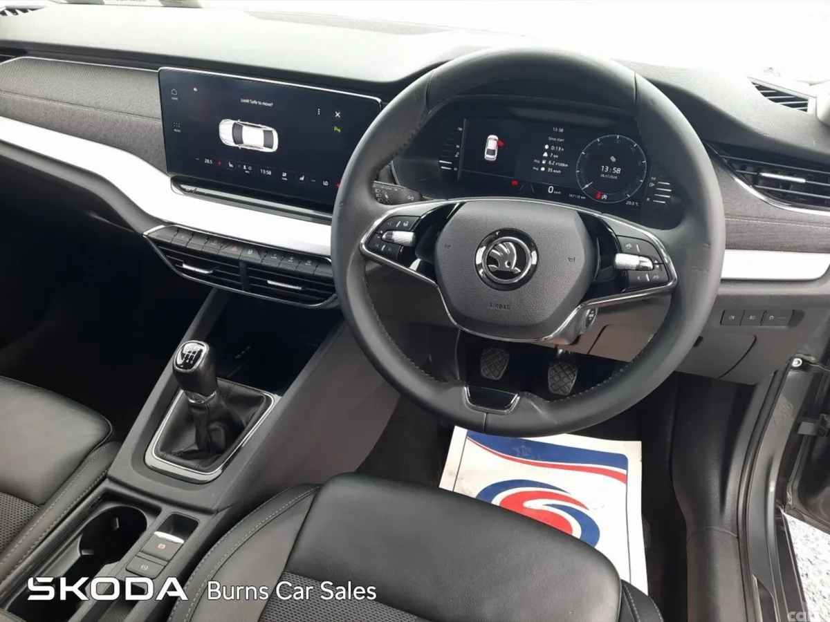 Skoda Octavia Saloon, Diesel, 2023, Grey