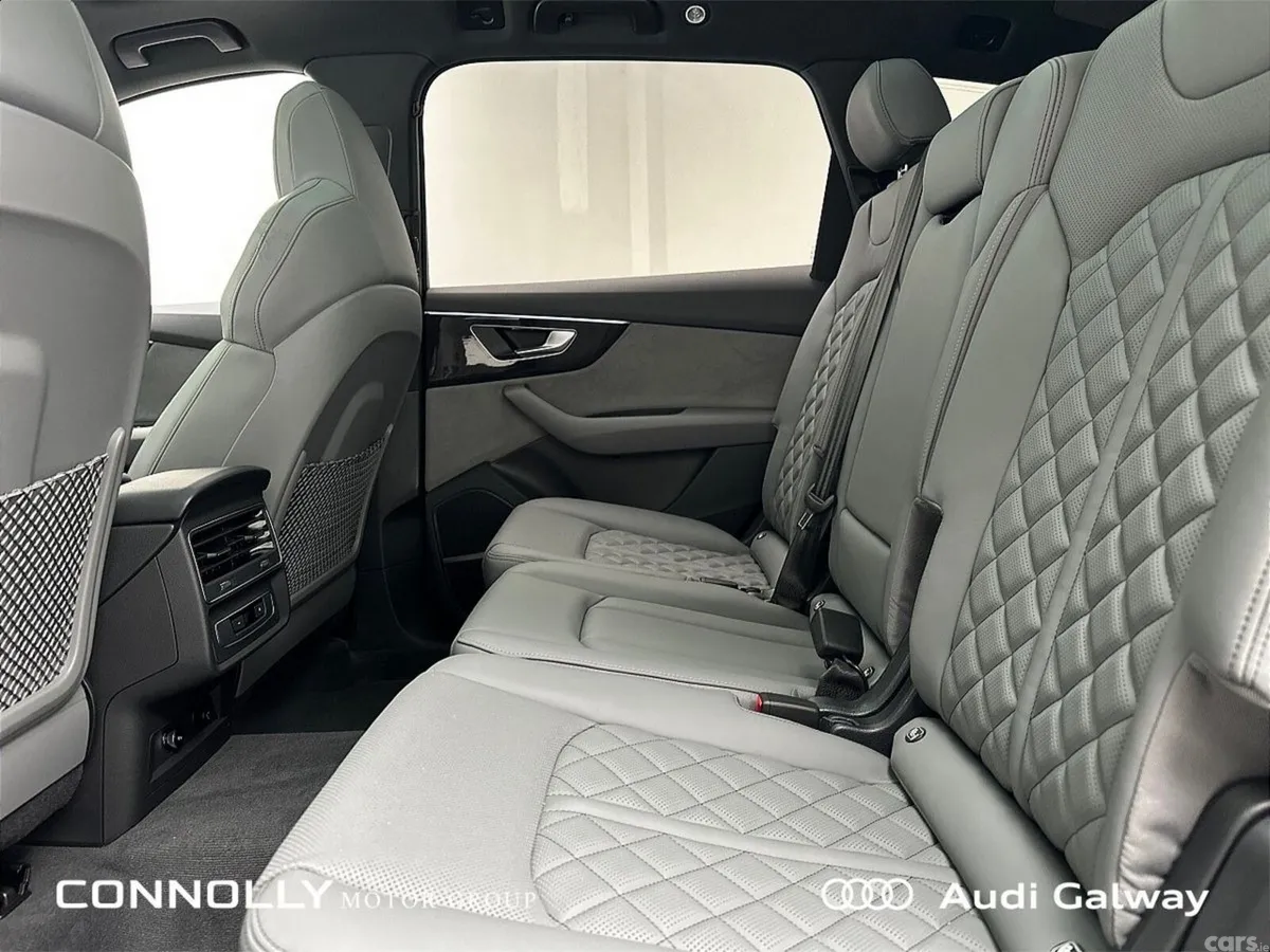 Audi Q7 SUV, Petrol Plug-in Hybrid, 2026, Blue