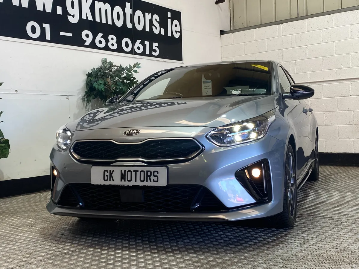 Kia Ceed Hatchback, Petrol, 2021, Grey