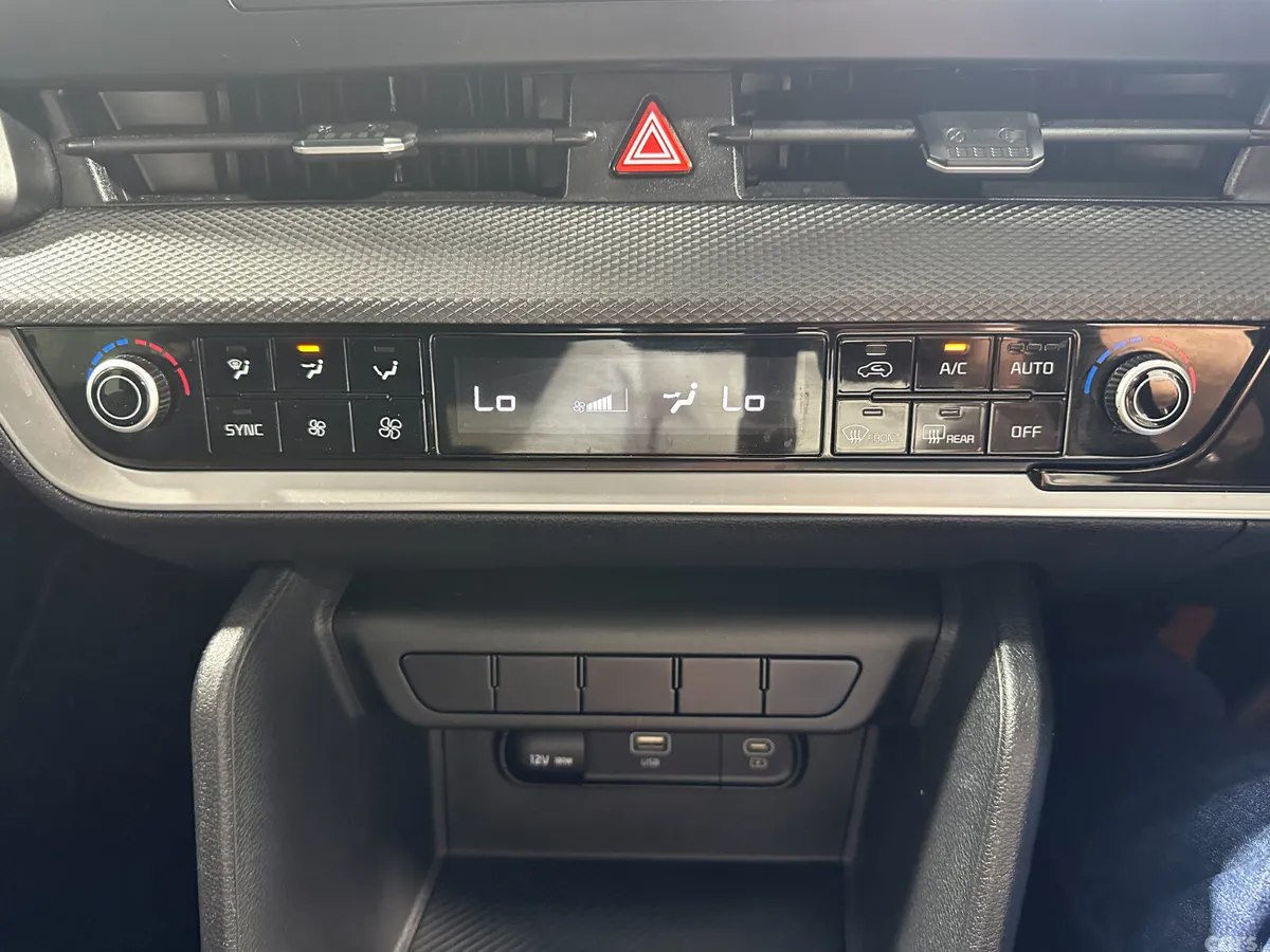 Kia Sportage SUV, Diesel Hybrid, 2023, Black