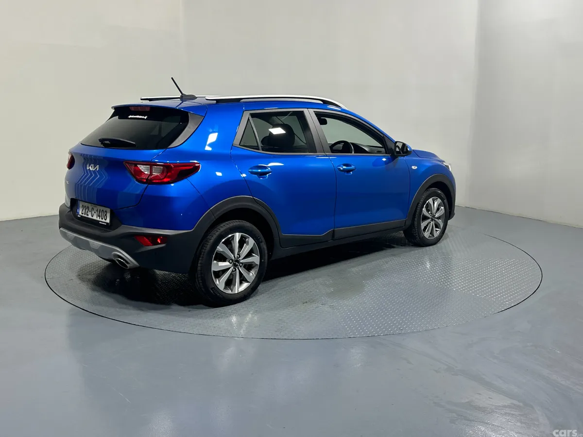 Kia Stonic Estate/Jeep, Petrol, 2023, Blue
