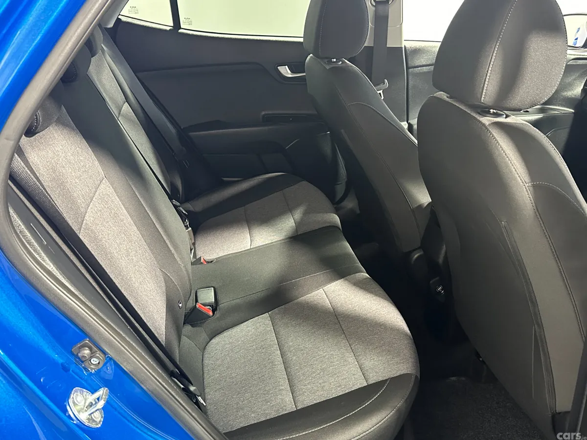 Kia Stonic Estate/Jeep, Petrol, 2023, Blue