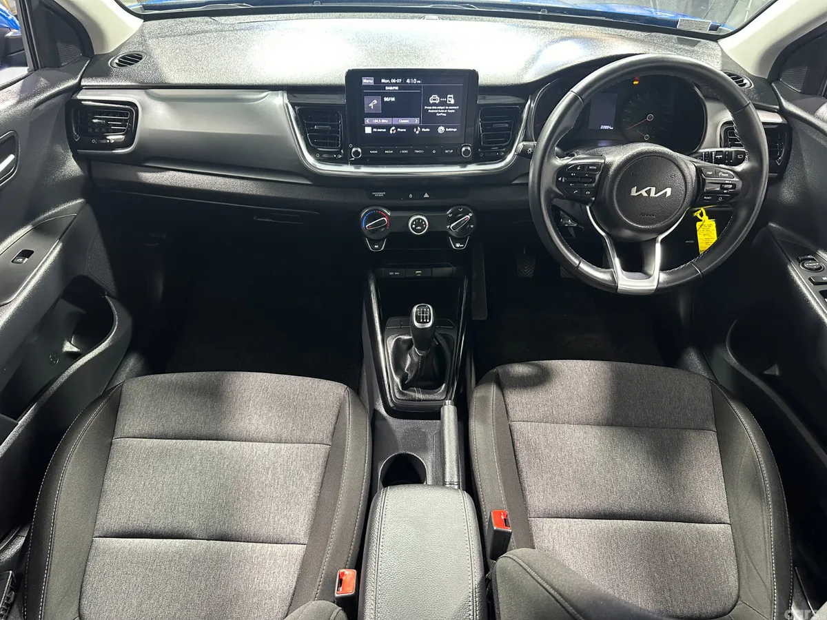 Kia Stonic Estate/Jeep, Petrol, 2023, Blue