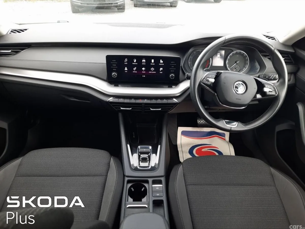 Skoda Octavia Saloon, Petrol Hybrid, 2024, White