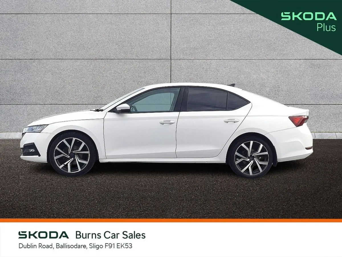 Skoda Octavia Saloon, Petrol Hybrid, 2024, White