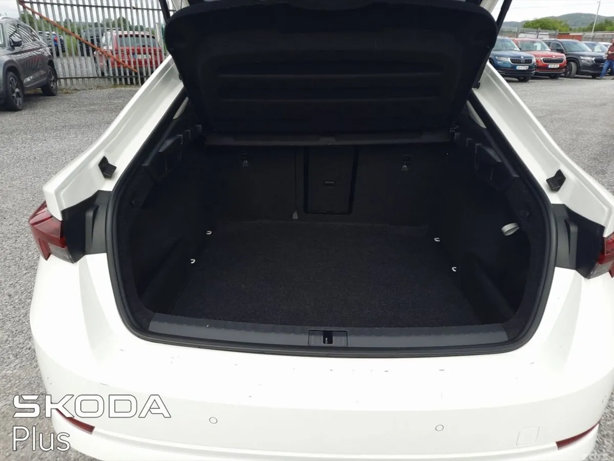 Skoda Octavia Saloon, Petrol Hybrid, 2024, White