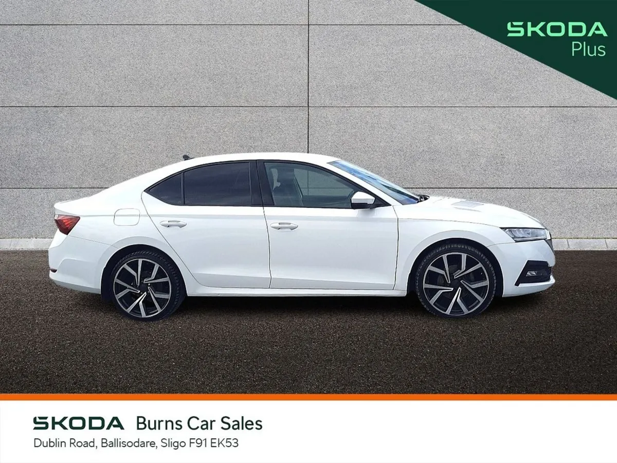 Skoda Octavia Saloon, Petrol Hybrid, 2024, White