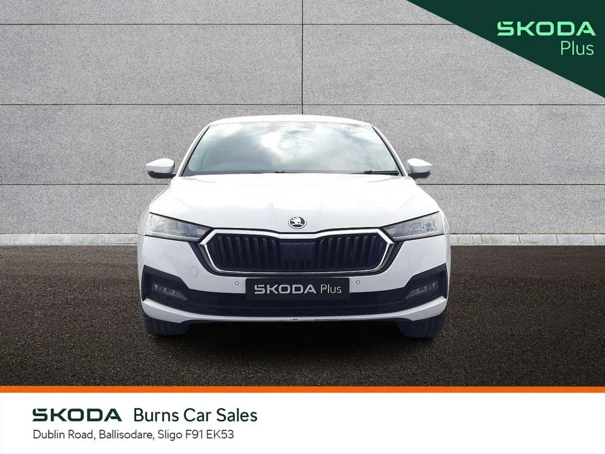 Skoda Octavia Saloon, Petrol Hybrid, 2024, White