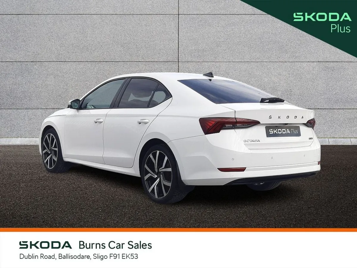 Skoda Octavia Saloon, Petrol Hybrid, 2024, White