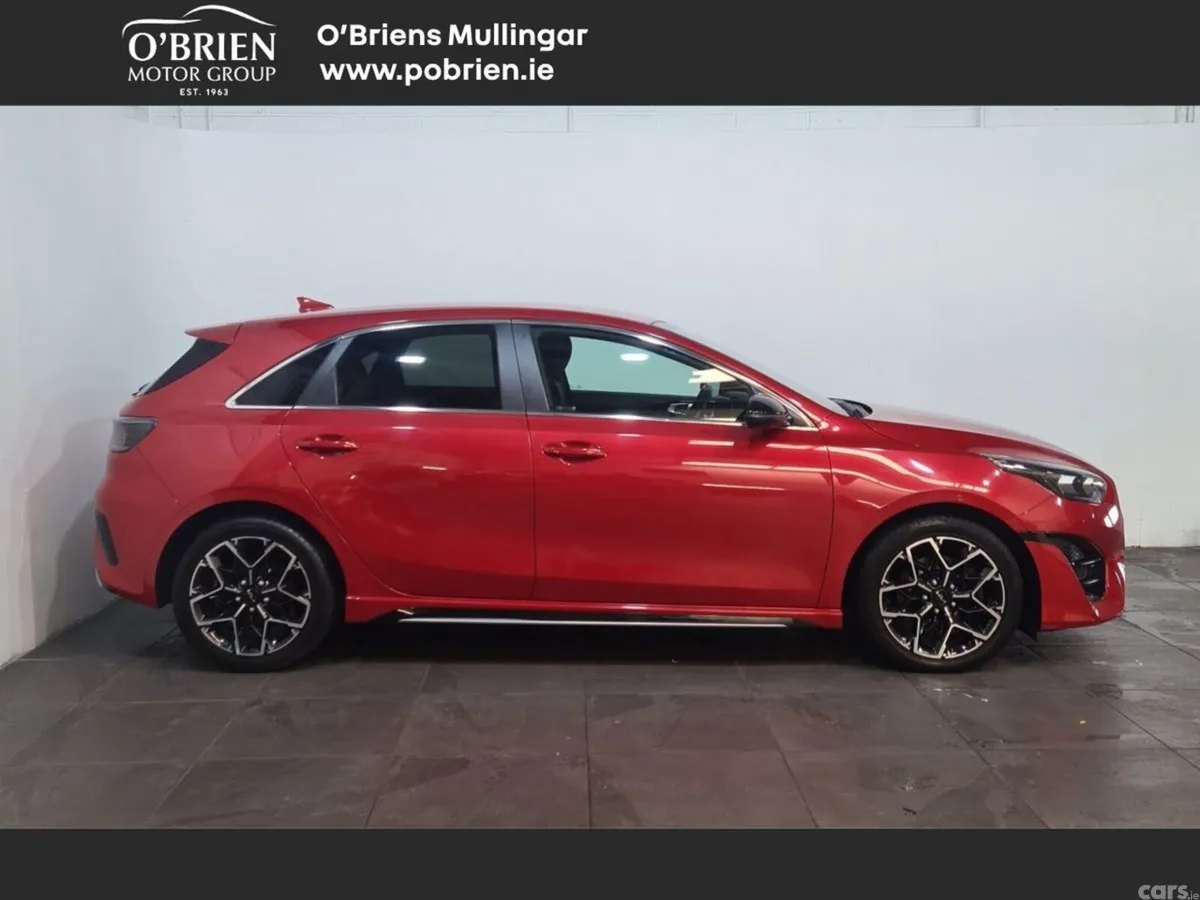Kia Ceed Hatchback, Diesel, 2022, Red