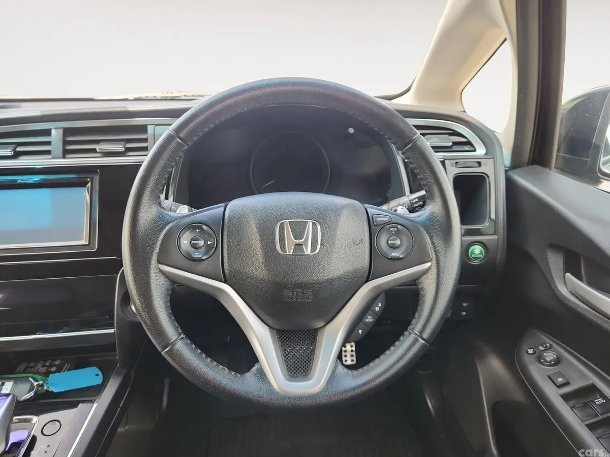 Honda Shuttle MPV, Petrol Hybrid, 2017, Black