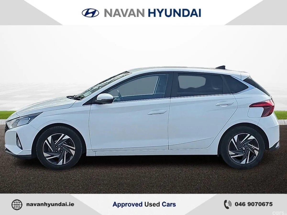 Hyundai i20 Hatchback, Petrol, 2023, White