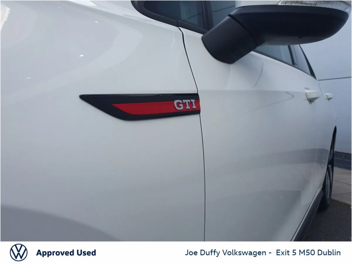 Volkswagen Golf Estate, Petrol, 2022, White