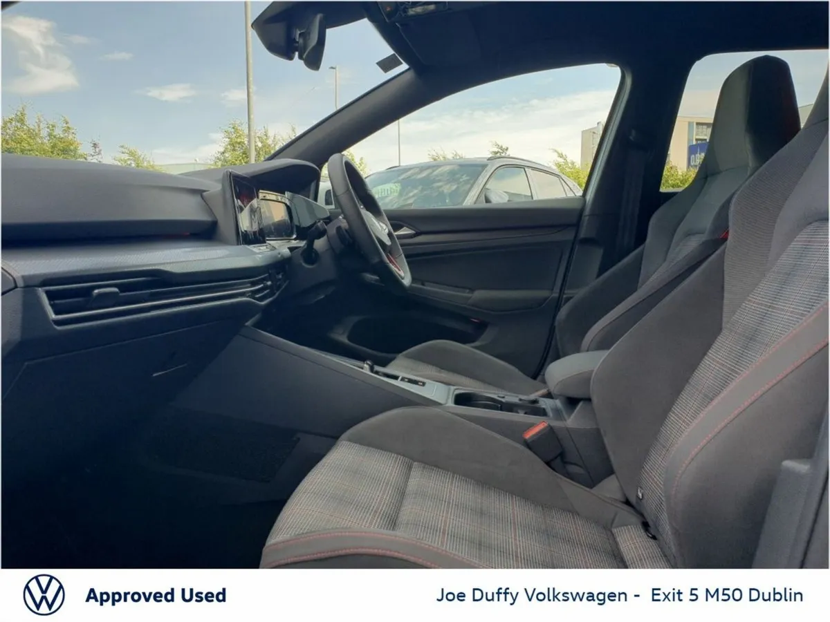 Volkswagen Golf Estate, Petrol, 2022, White