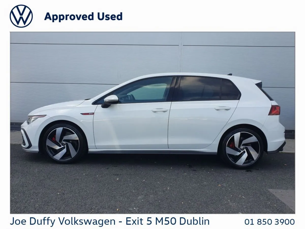 Volkswagen Golf Estate, Petrol, 2022, White