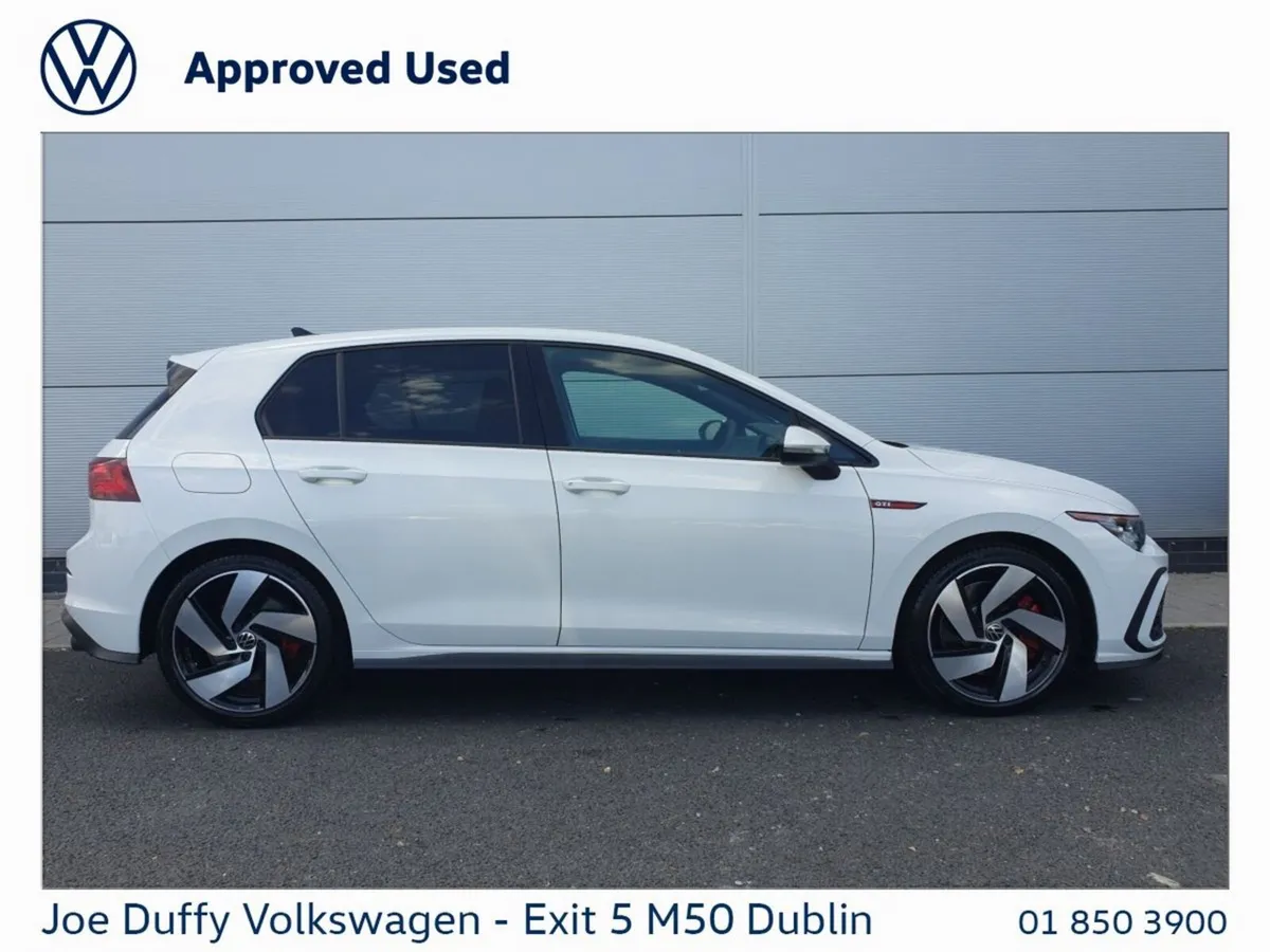 Volkswagen Golf Estate, Petrol, 2022, White