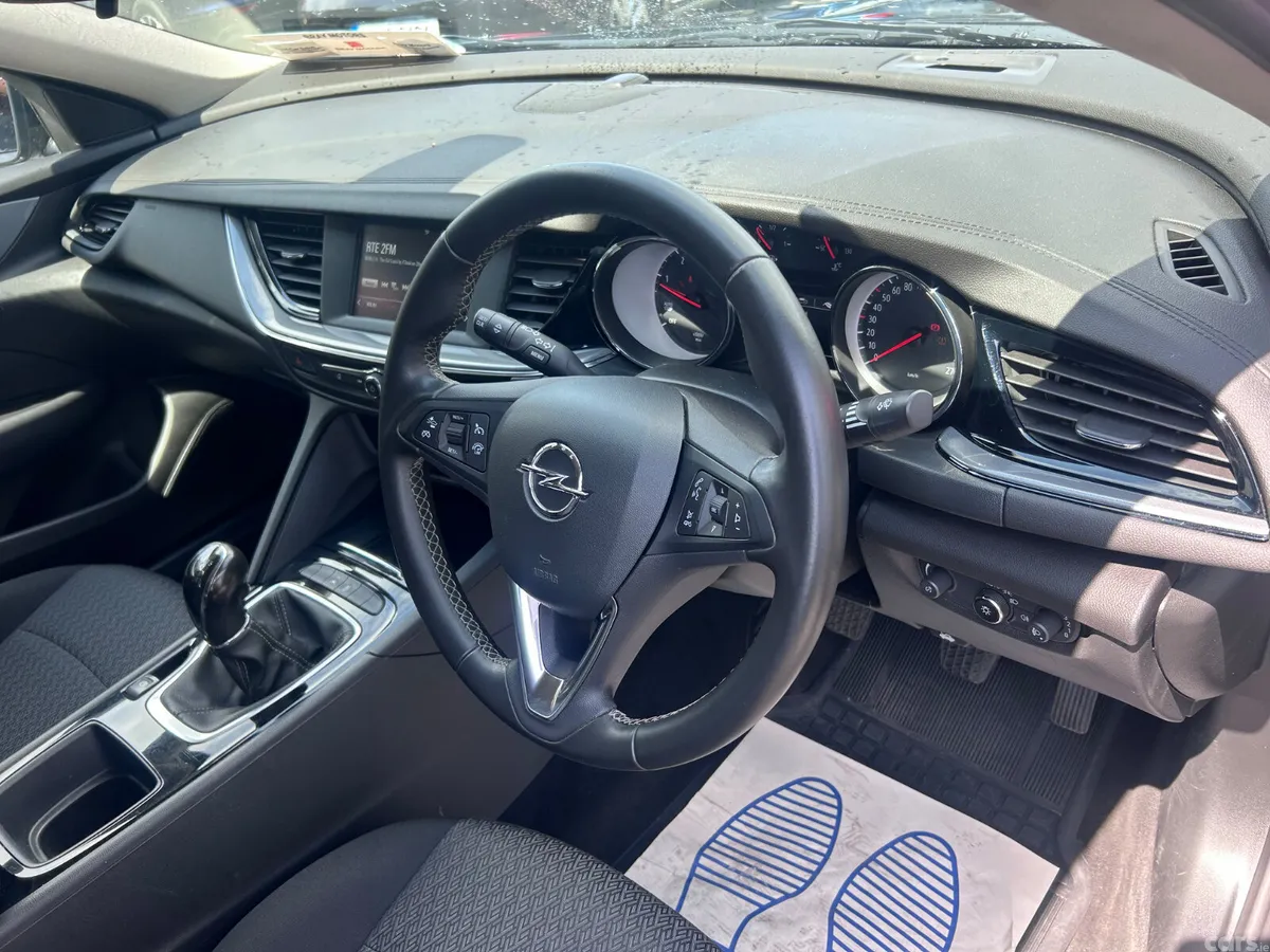 Opel Insignia Hatchback, Diesel, 2018, Black