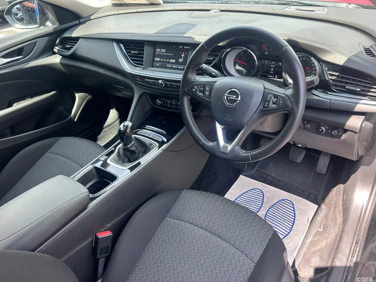 Opel Insignia Hatchback, Diesel, 2018, Black