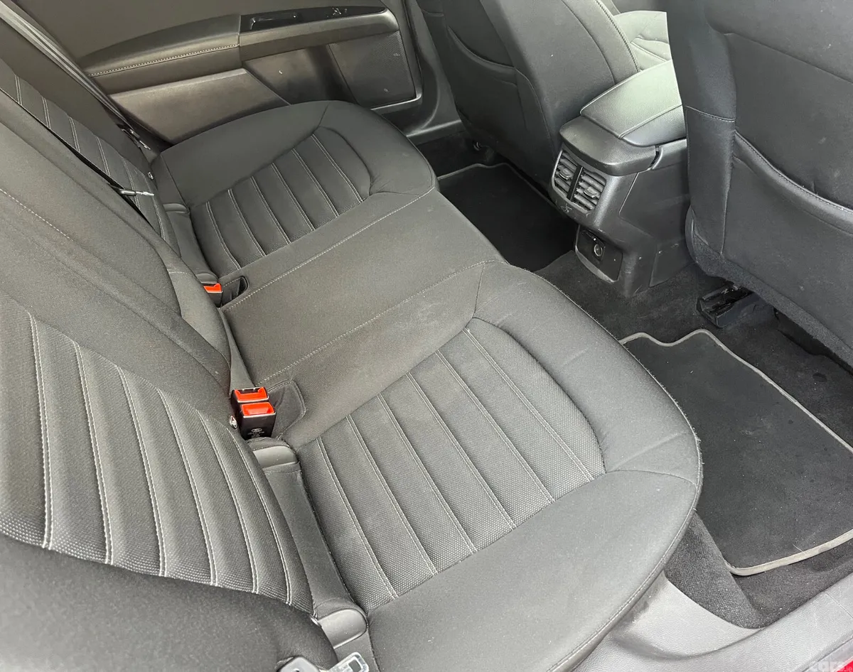Ford Mondeo Hatchback, Diesel, 2021, Red