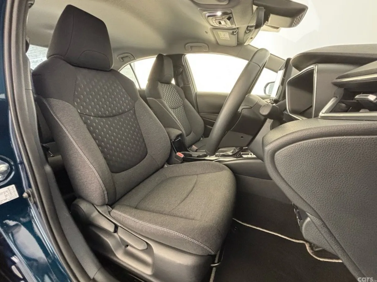 Toyota Corolla Saloon, Petrol Hybrid, 2025, Blue