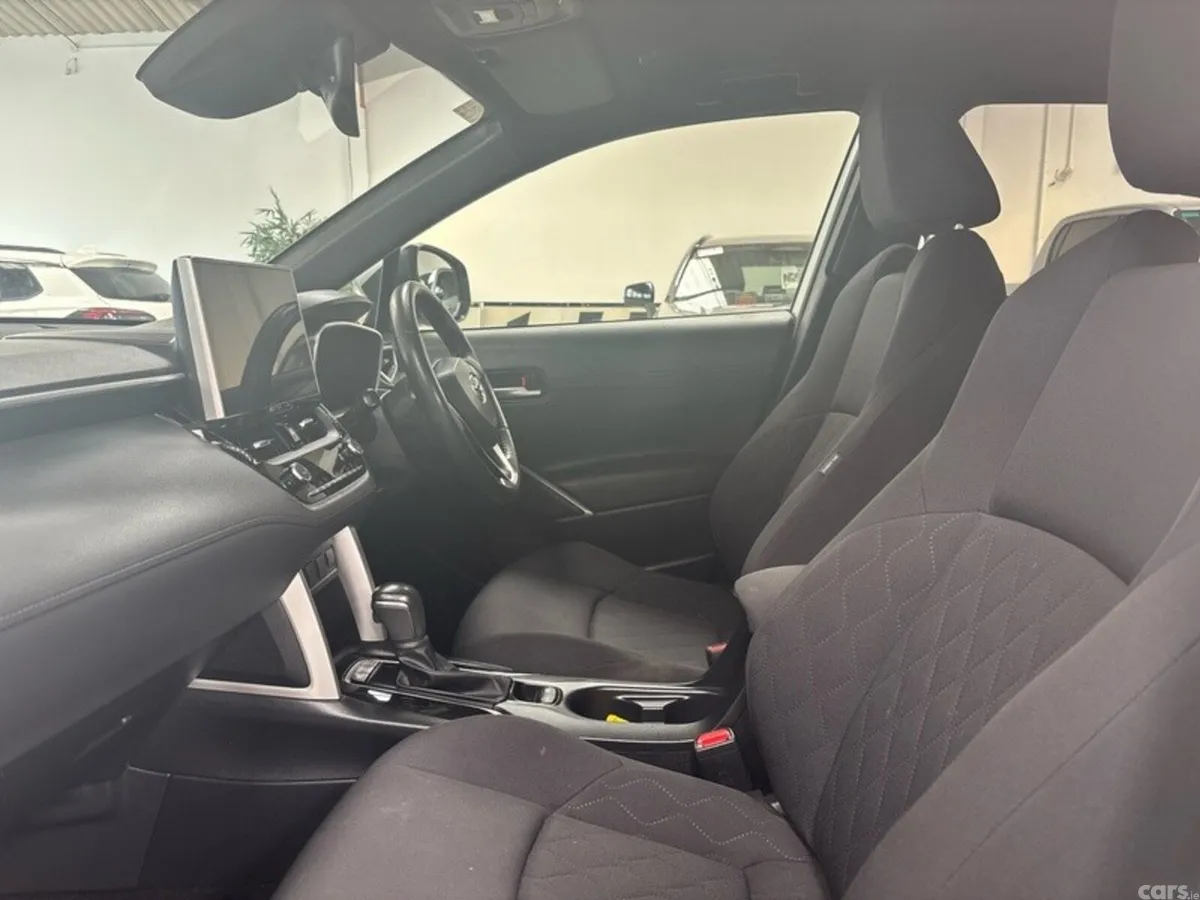 Toyota Corolla Cross Hatchback, Petrol Hybrid, 2023, Silver