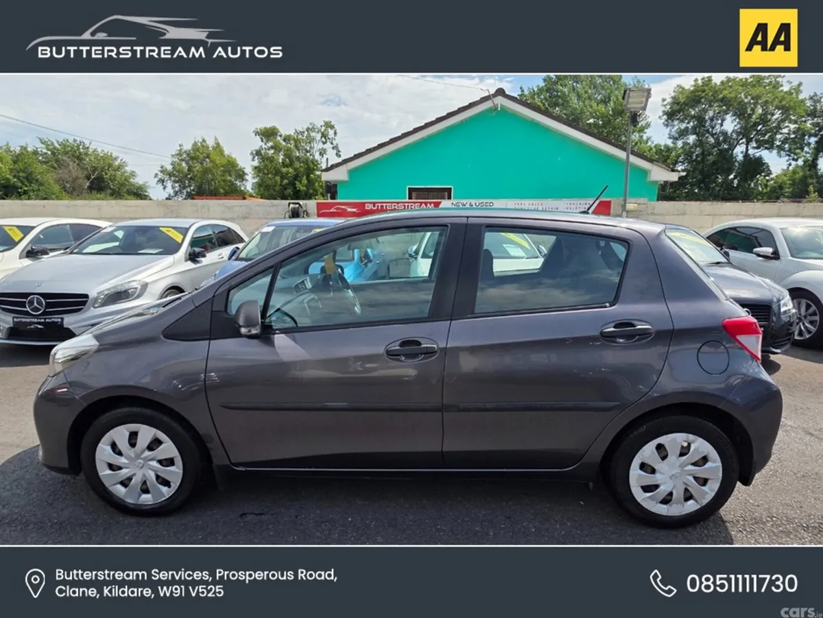 Toyota Yaris Hatchback, Petrol, 2014, Grey