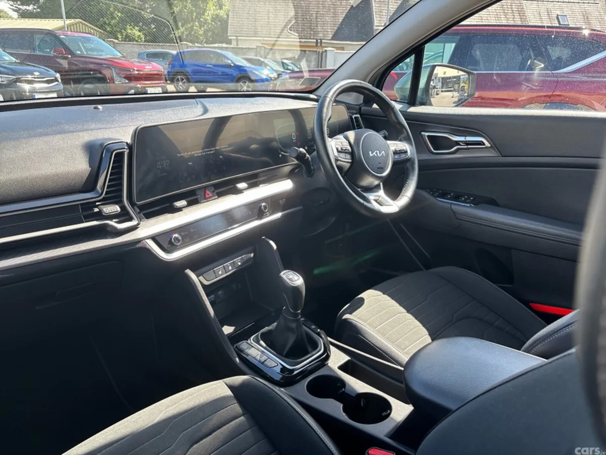 Kia Sportage MPV, Diesel Hybrid, 2023, Grey