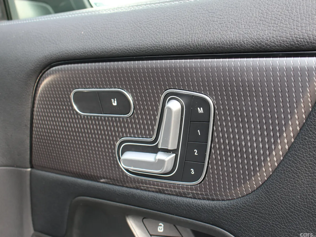 Mercedes-Benz GLA SUV, Petrol Plug-in Hybrid, 2021, Blue