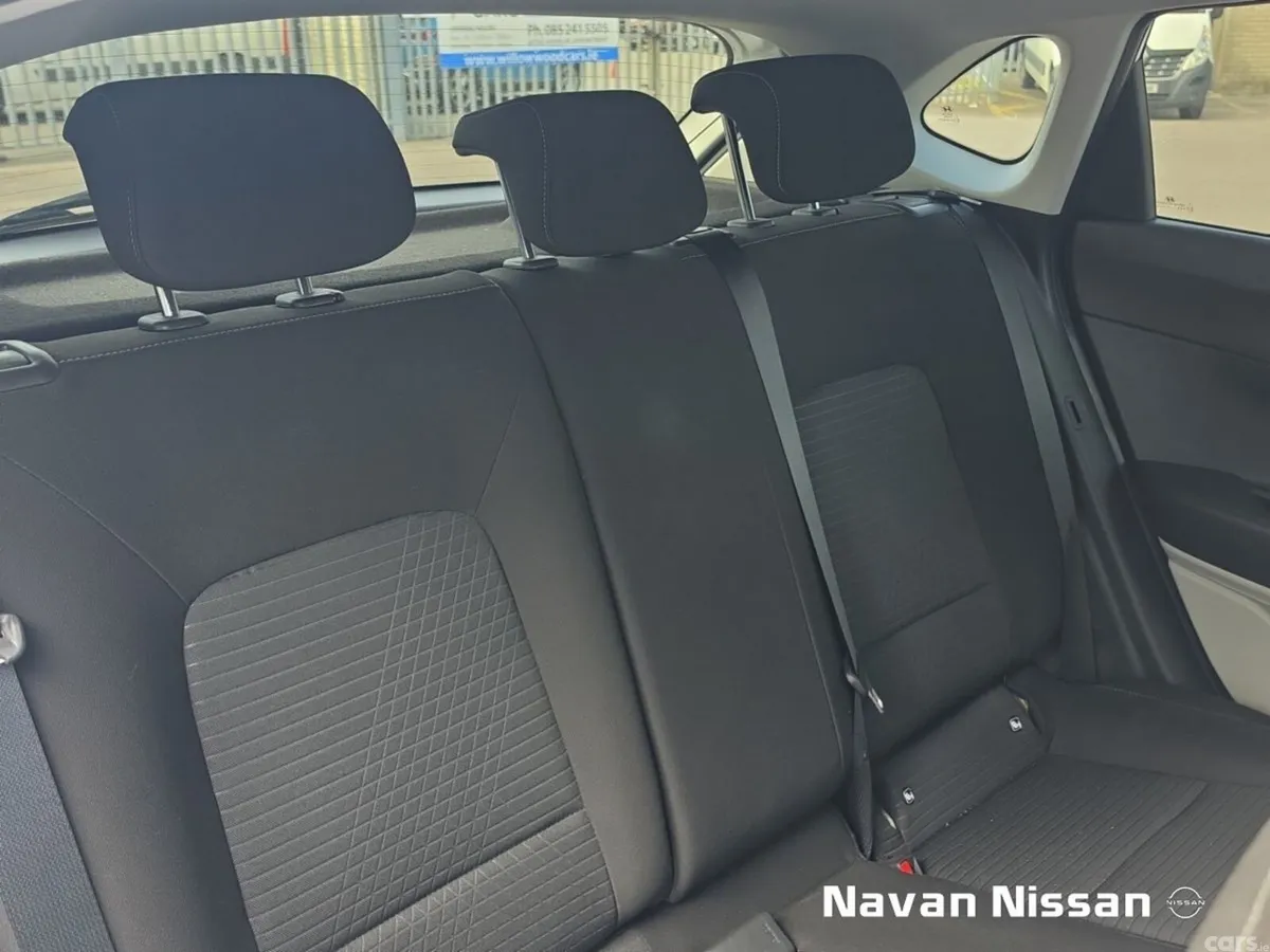 Hyundai i20 Hatchback, Petrol, 2023, White