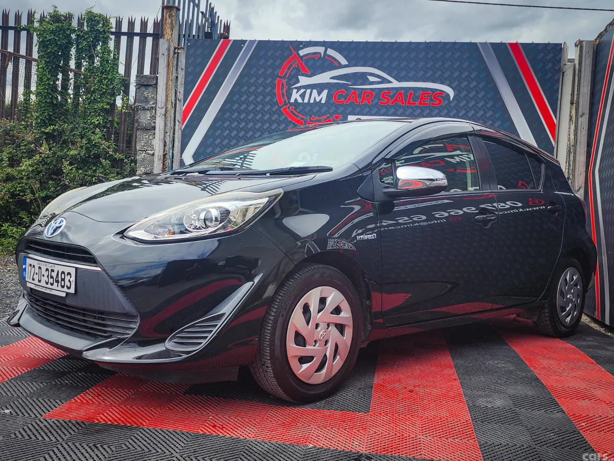 Toyota Aqua Hatchback, Petrol Hybrid, 2017, Black