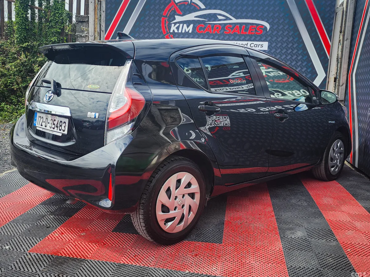 Toyota Aqua Hatchback, Petrol Hybrid, 2017, Black