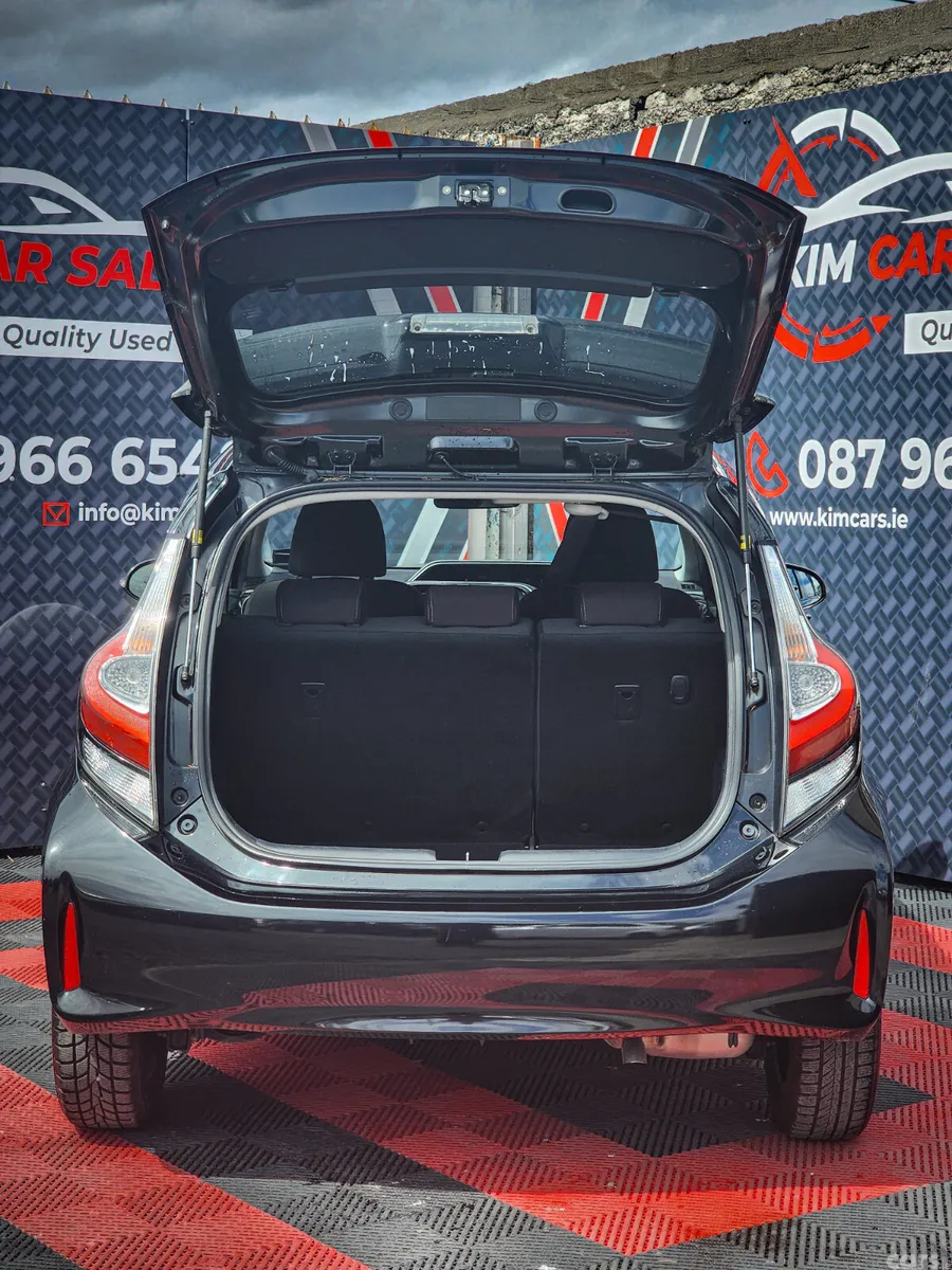Toyota Aqua Hatchback, Petrol Hybrid, 2017, Black