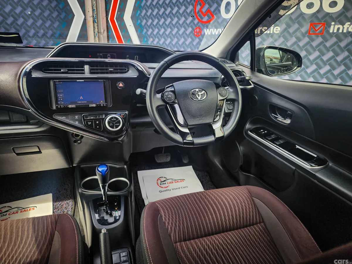 Toyota Aqua Hatchback, Petrol Hybrid, 2017, Black