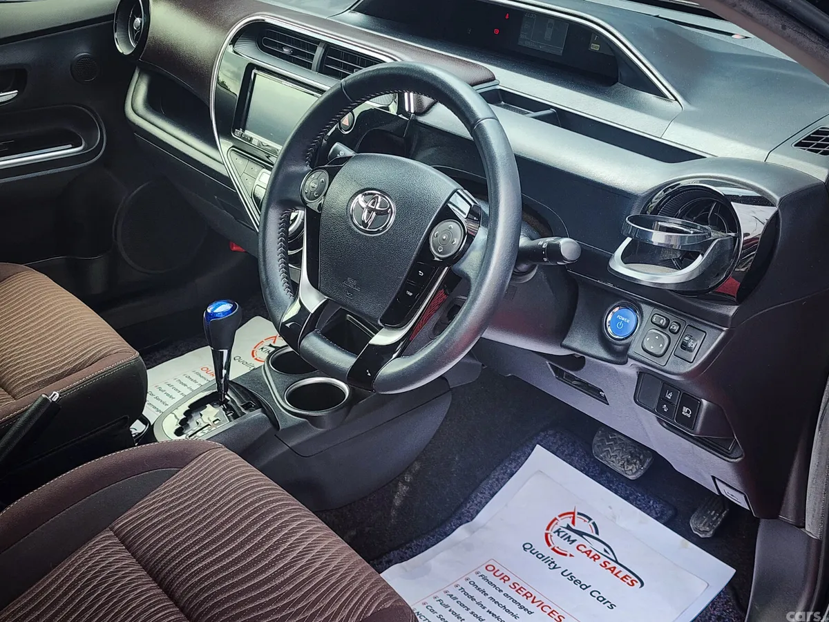 Toyota Aqua Hatchback, Petrol Hybrid, 2017, Black