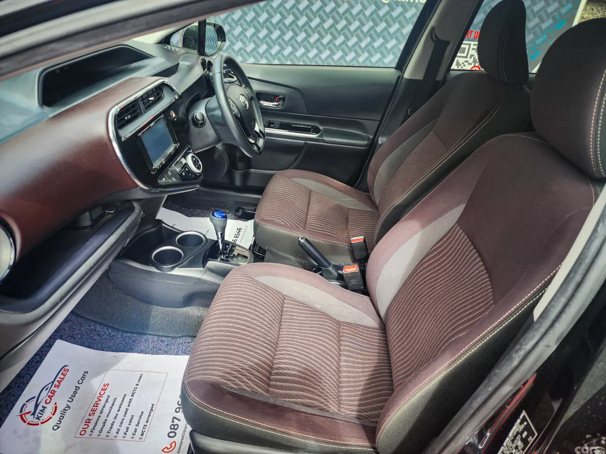 Toyota Aqua Hatchback, Petrol Hybrid, 2017, Black
