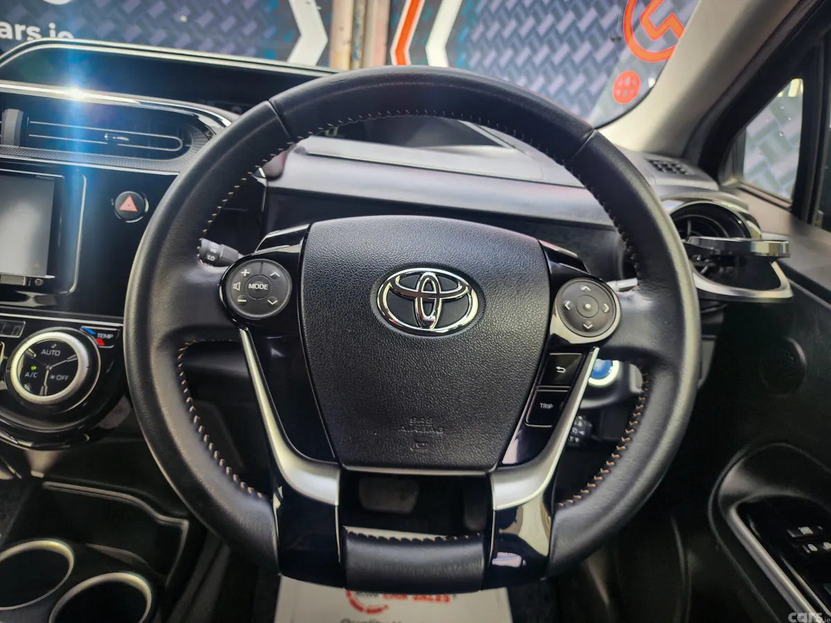 Toyota Aqua Hatchback, Petrol Hybrid, 2017, Black