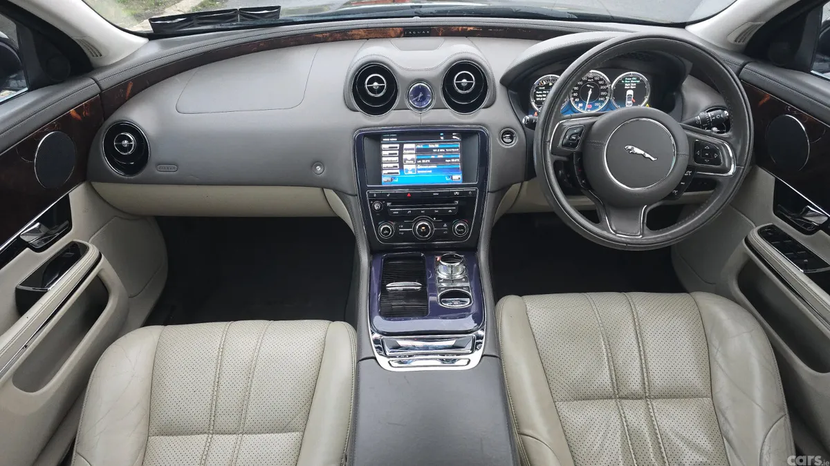 Jaguar XJ Saloon, Diesel, 2011, Black