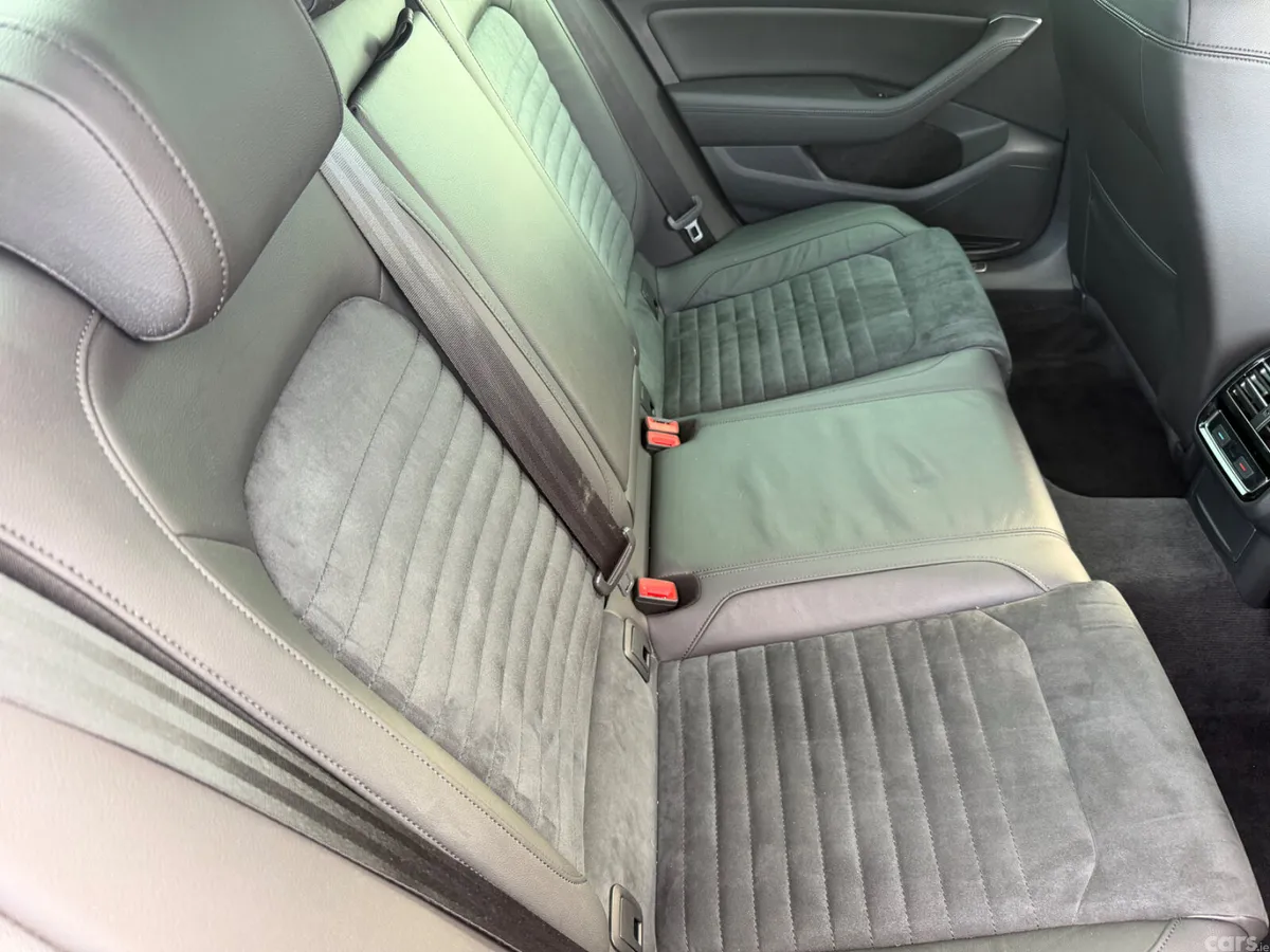 Volkswagen Passat Saloon, Diesel, 2018, Blue