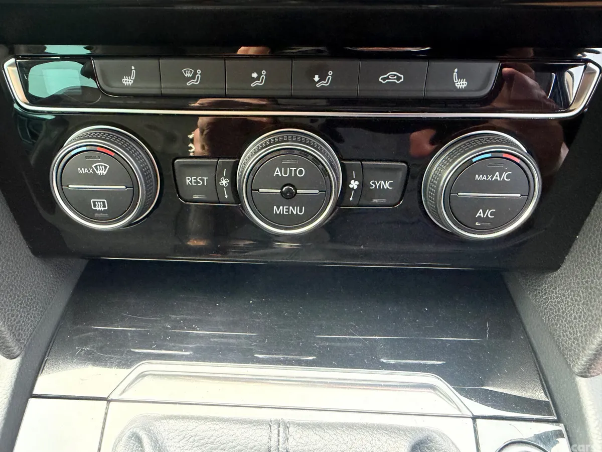 Volkswagen Passat Saloon, Diesel, 2018, Blue