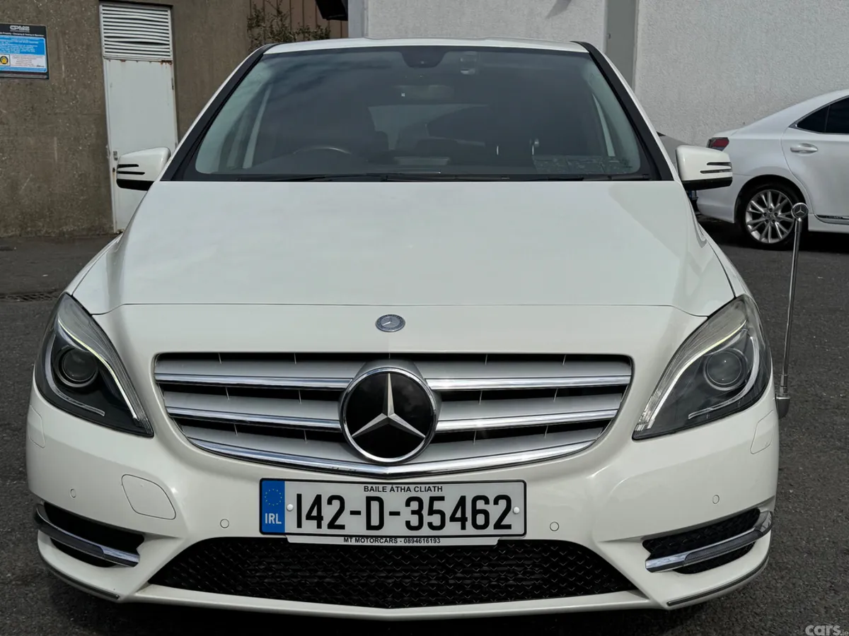 Mercedes-Benz B-Class MPV, Petrol, 2014, White