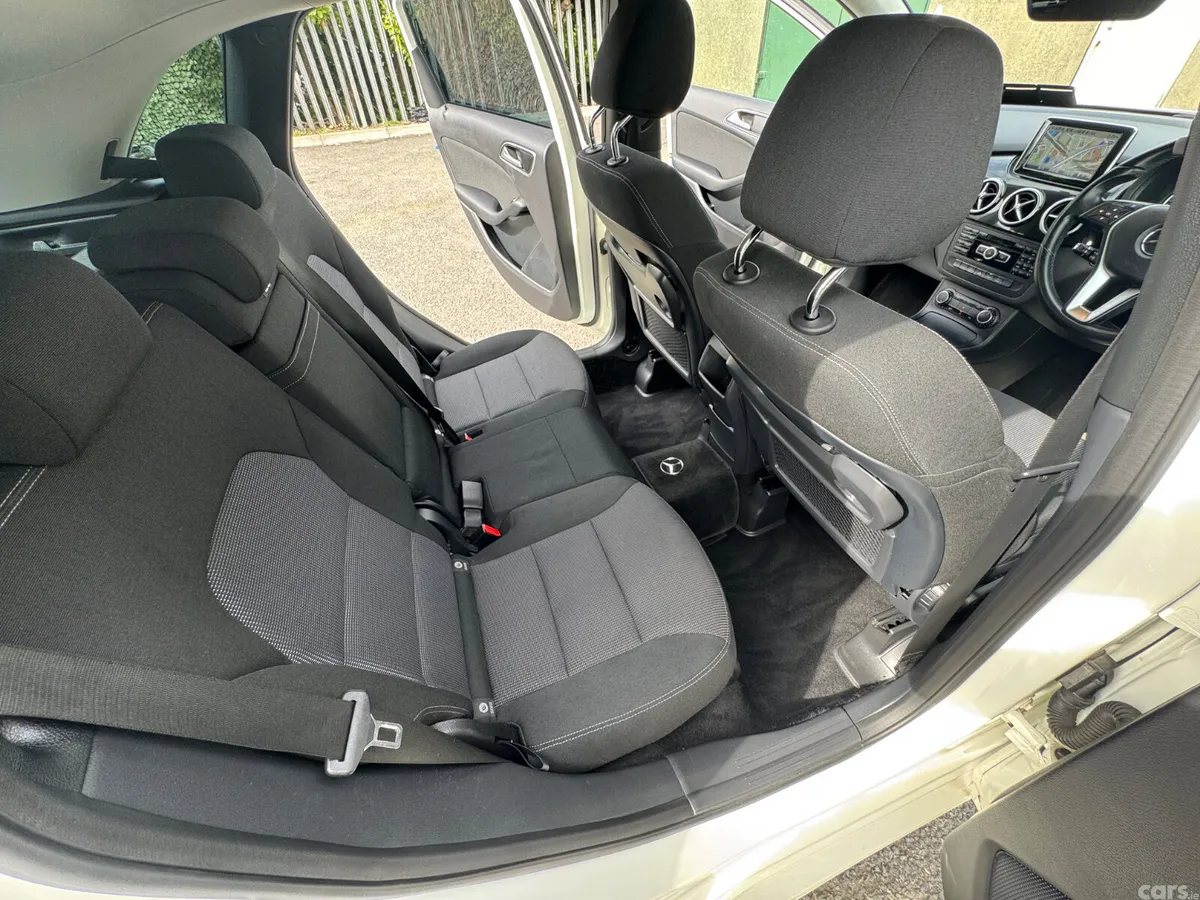 Mercedes-Benz B-Class MPV, Petrol, 2014, White