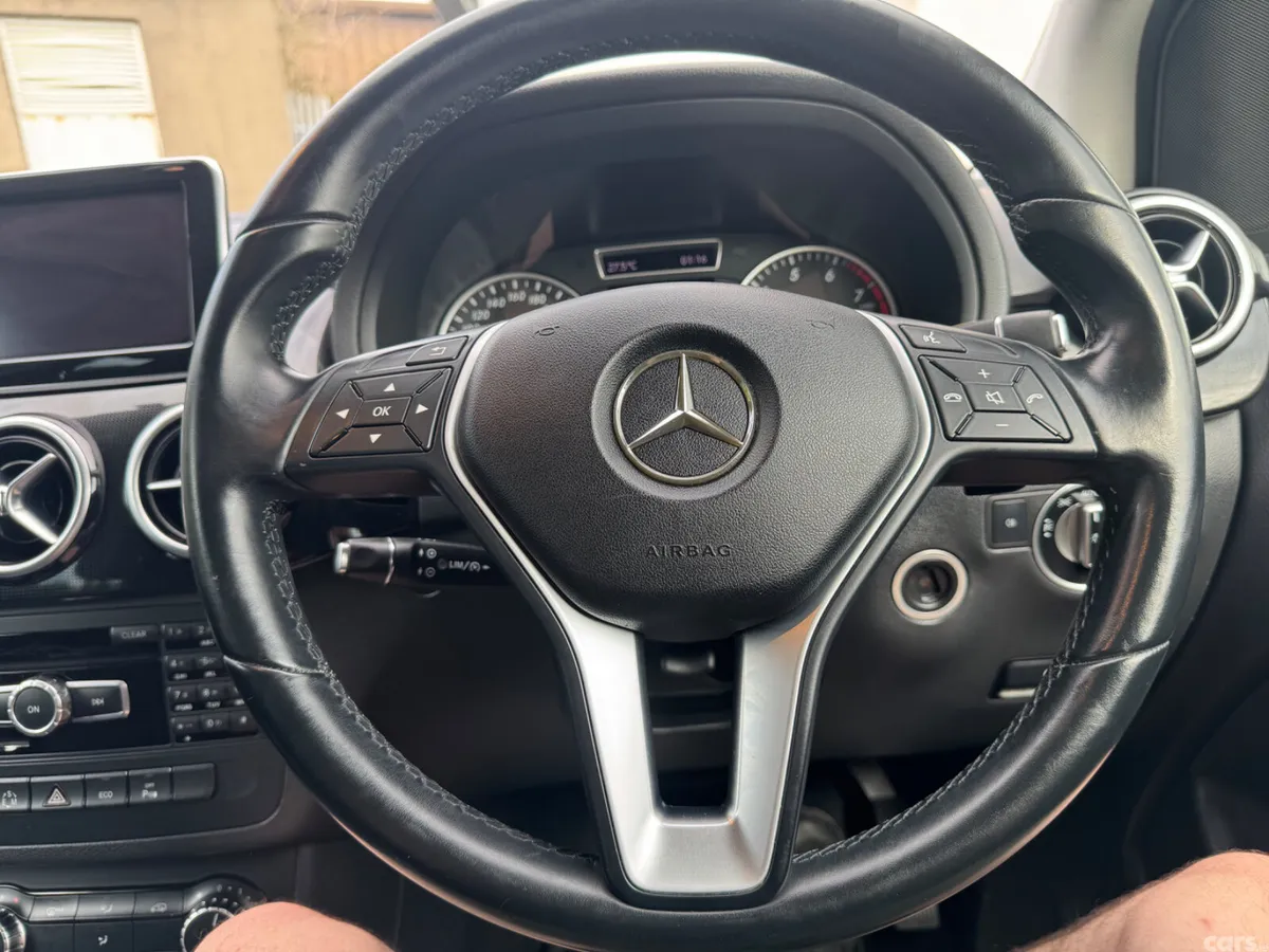 Mercedes-Benz B-Class MPV, Petrol, 2014, White