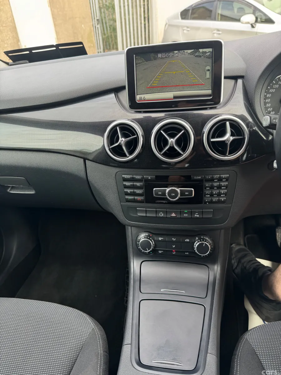 Mercedes-Benz B-Class MPV, Petrol, 2014, White
