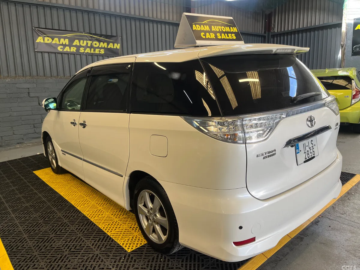 Toyota Estima MPV, Petrol Hybrid, 2011, White
