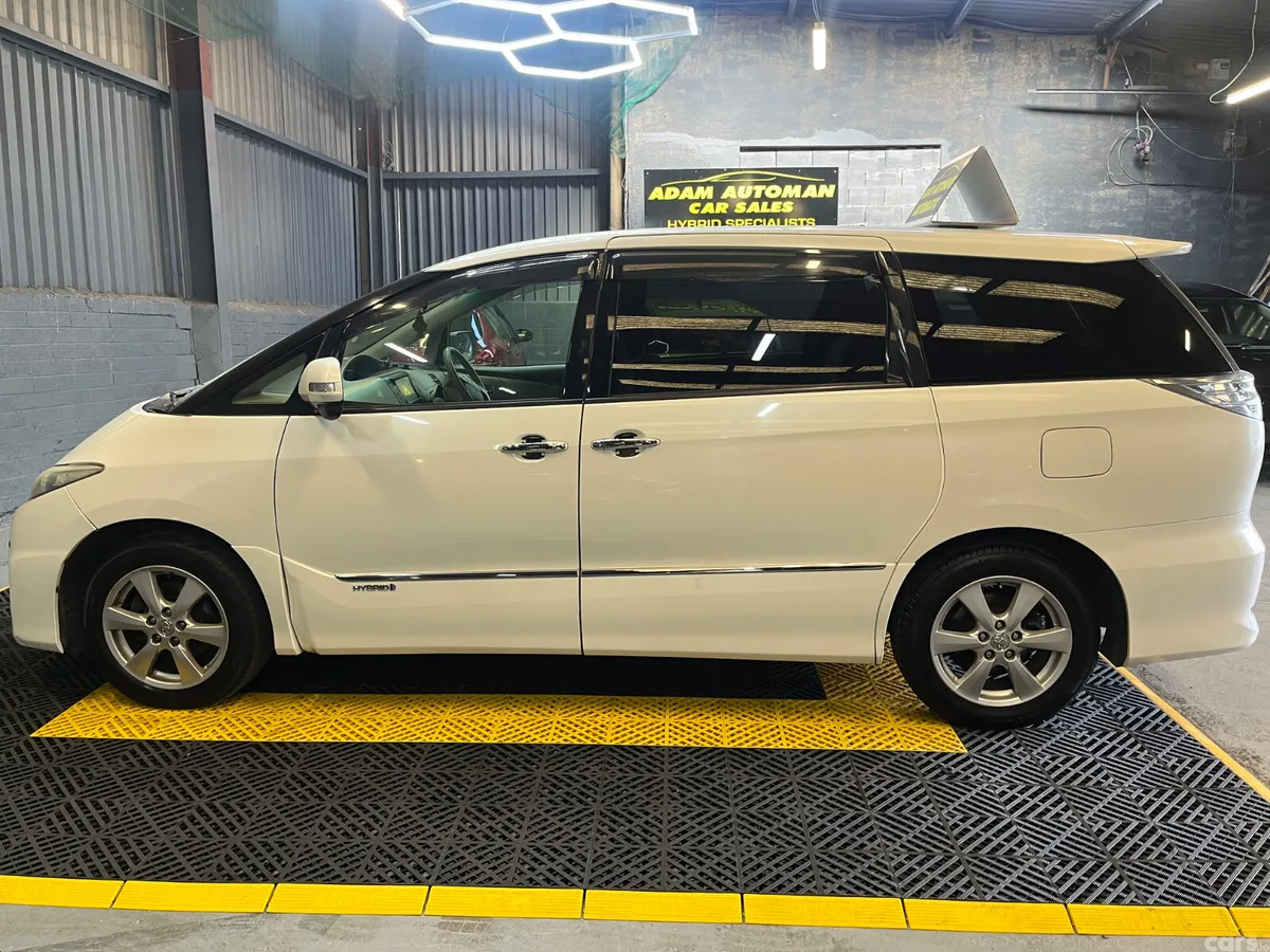Toyota Estima MPV, Petrol Hybrid, 2011, White