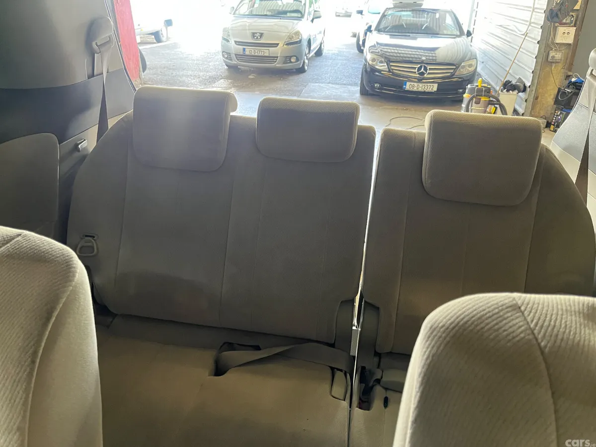 Toyota Estima MPV, Petrol Hybrid, 2011, White