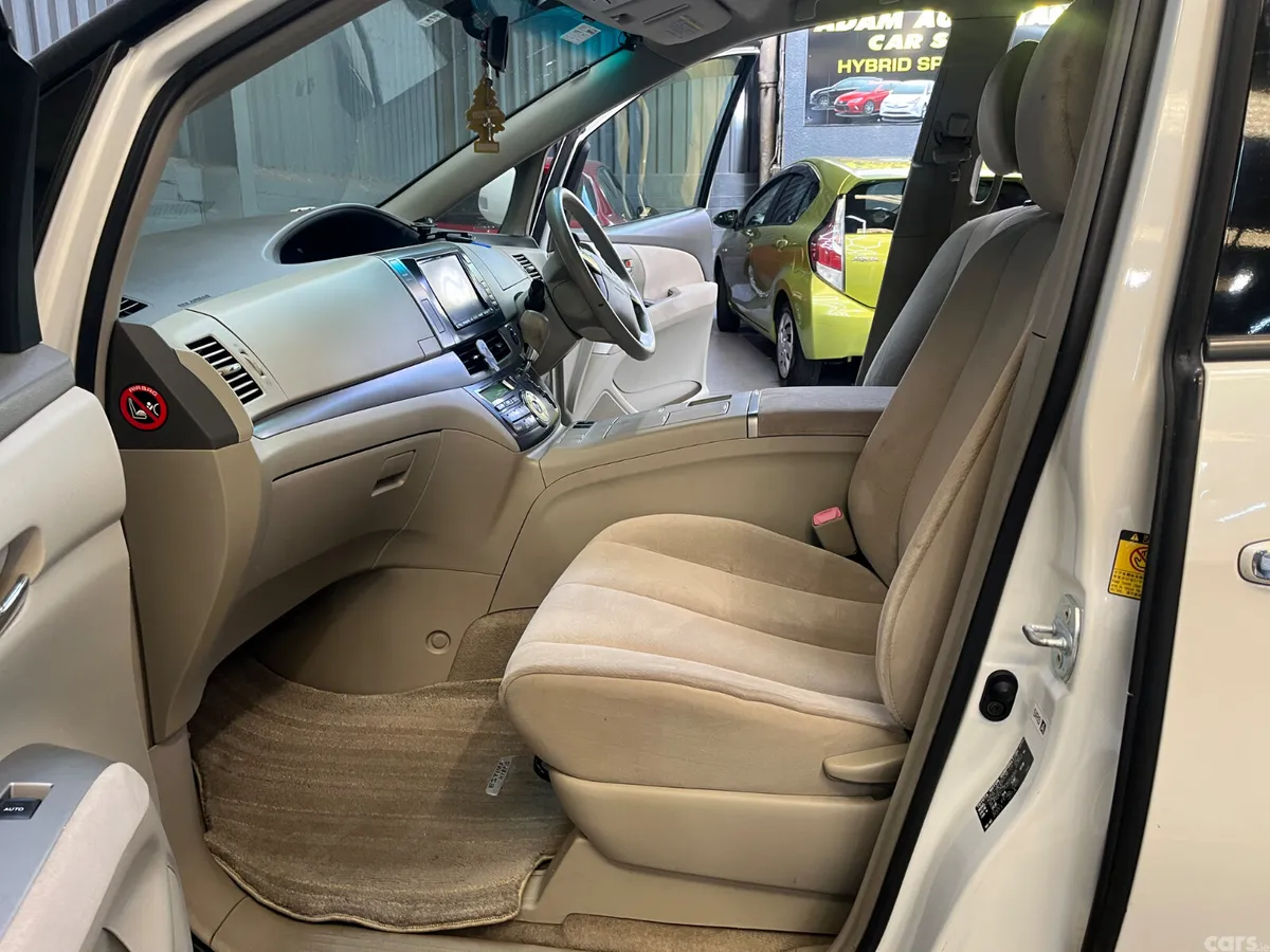 Toyota Estima MPV, Petrol Hybrid, 2011, White