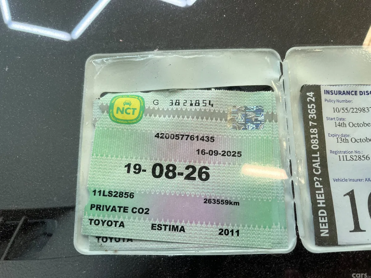 Toyota Estima MPV, Petrol Hybrid, 2011, White