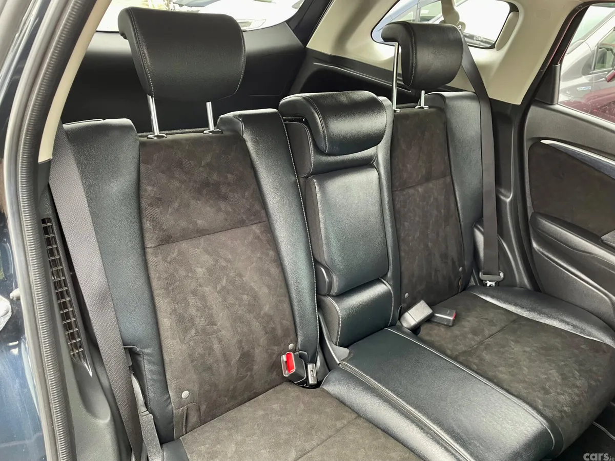 Honda Shuttle MPV, Petrol Hybrid, 2015, Black