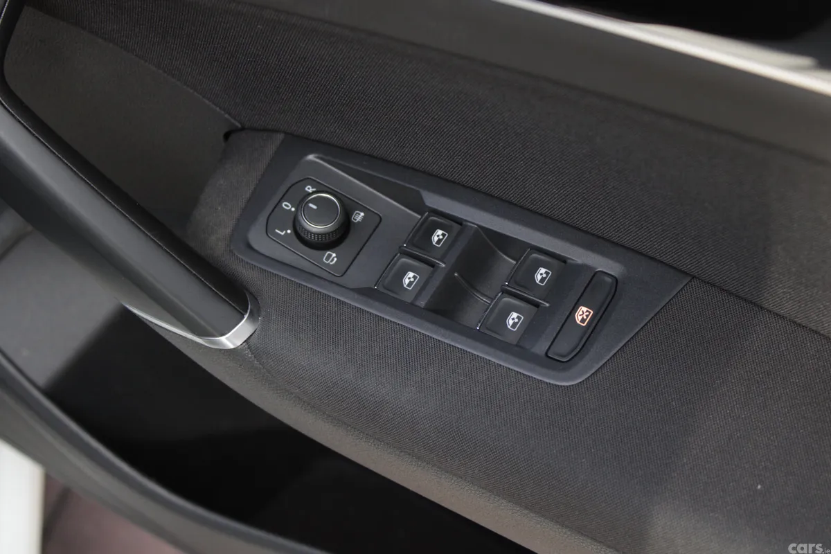 Volkswagen Touran MPV, Diesel, 2021, White